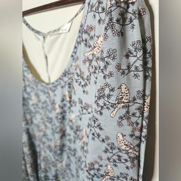 Plus Womens Bird Pattern Dress - Picture 7 of 8